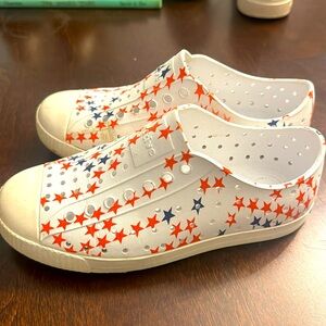 Native kids sz 2 red, white, and blue